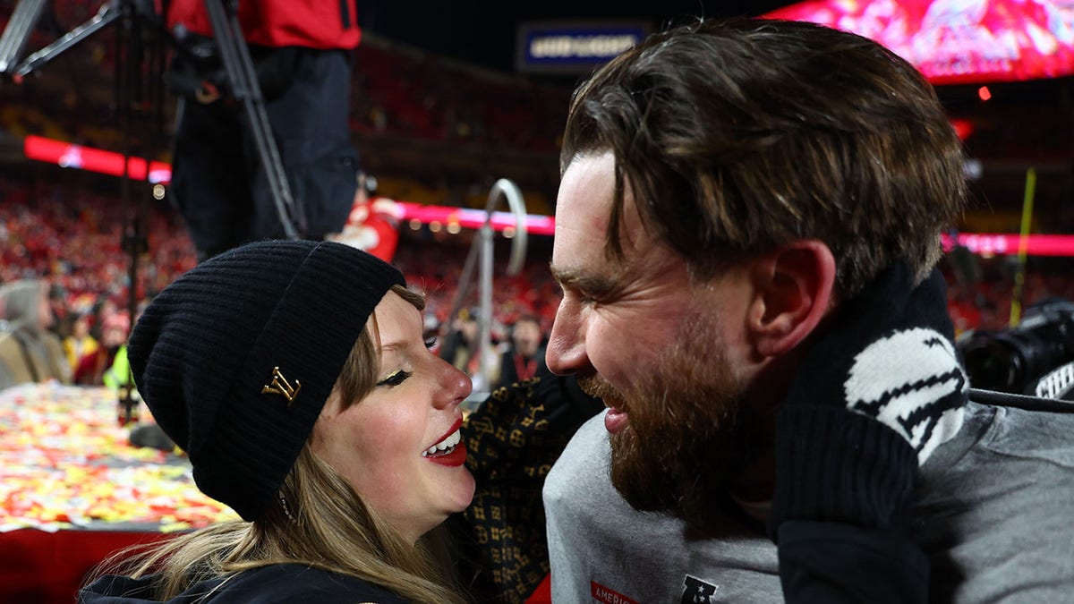 Taylor Swift and Travis Kelce celebrate