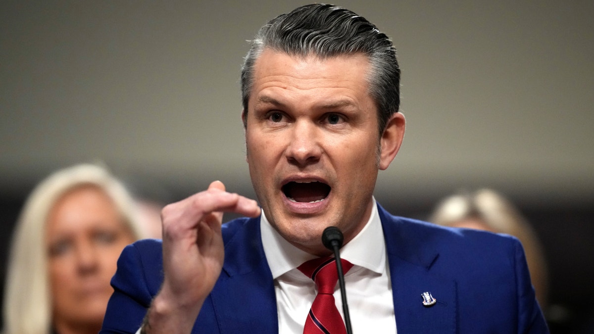 Pete Hegseth pada sidang konfirmasi