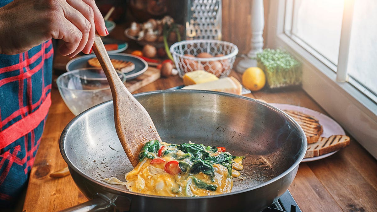 Egg omelet with tomatoes and spinach