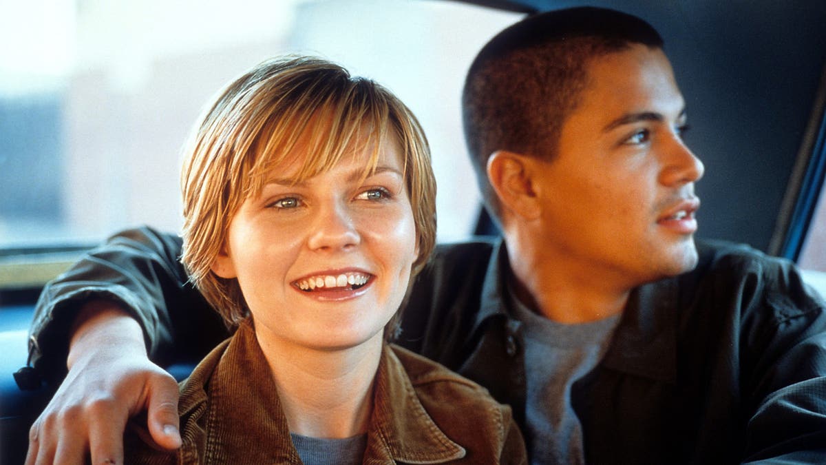 Kirsten Dunst And Jay Hernandez In 'Crazy/Beautiful'