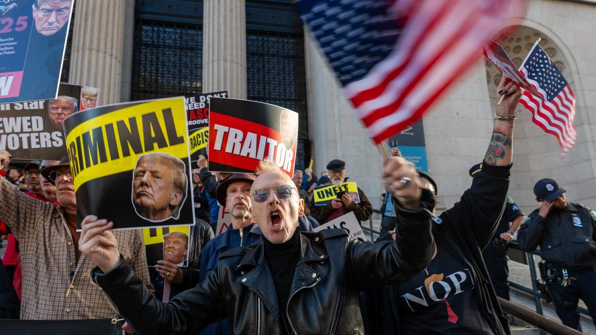 Anti-Trump protesters