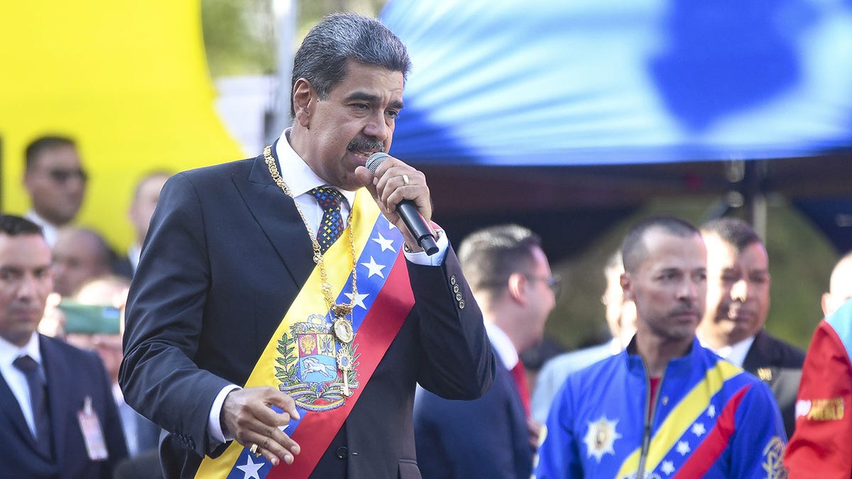 Maduro speaks at the inauguration ceremony