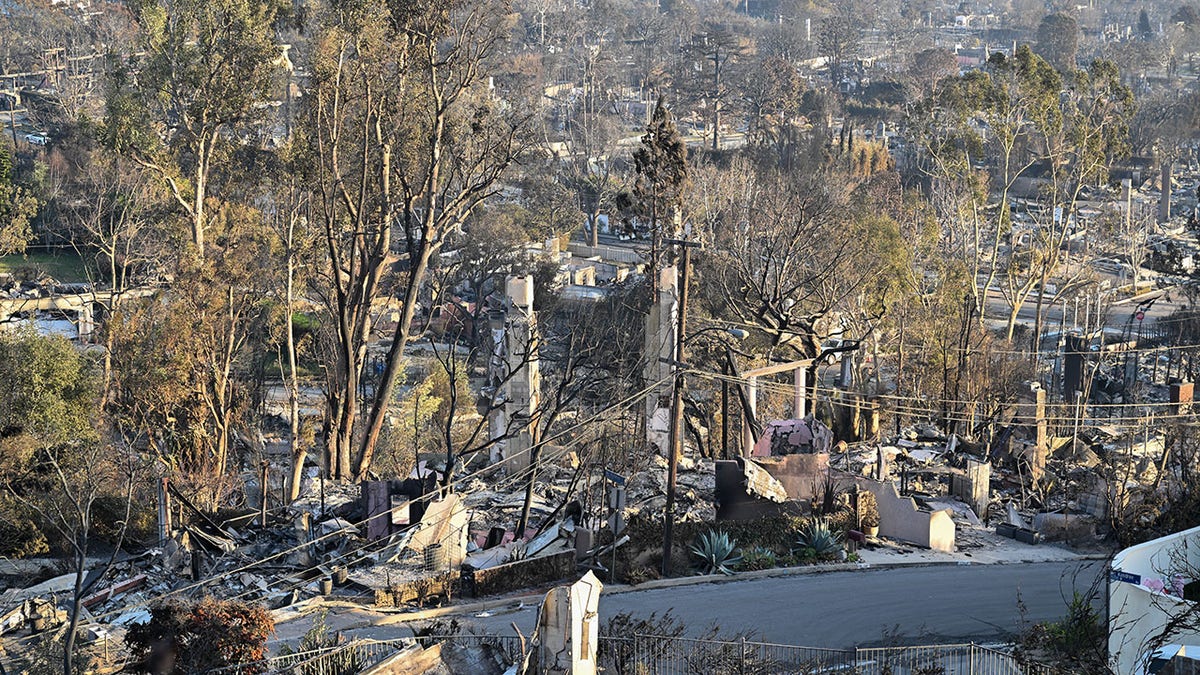 Kerusakan Pacific Palisades yang terbakar