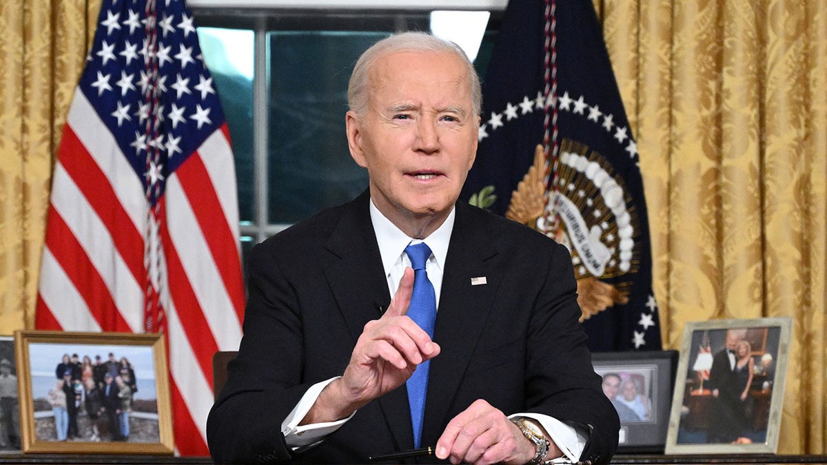 Biden in Oval Office