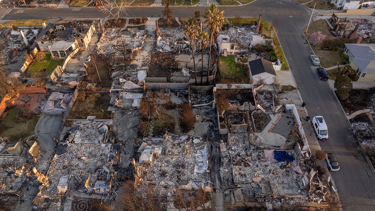 La Neighborhood has been reduced to tile Rub