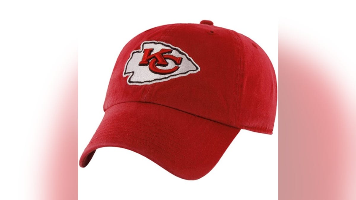 This bright hat is easily adjustable for all types of fans.