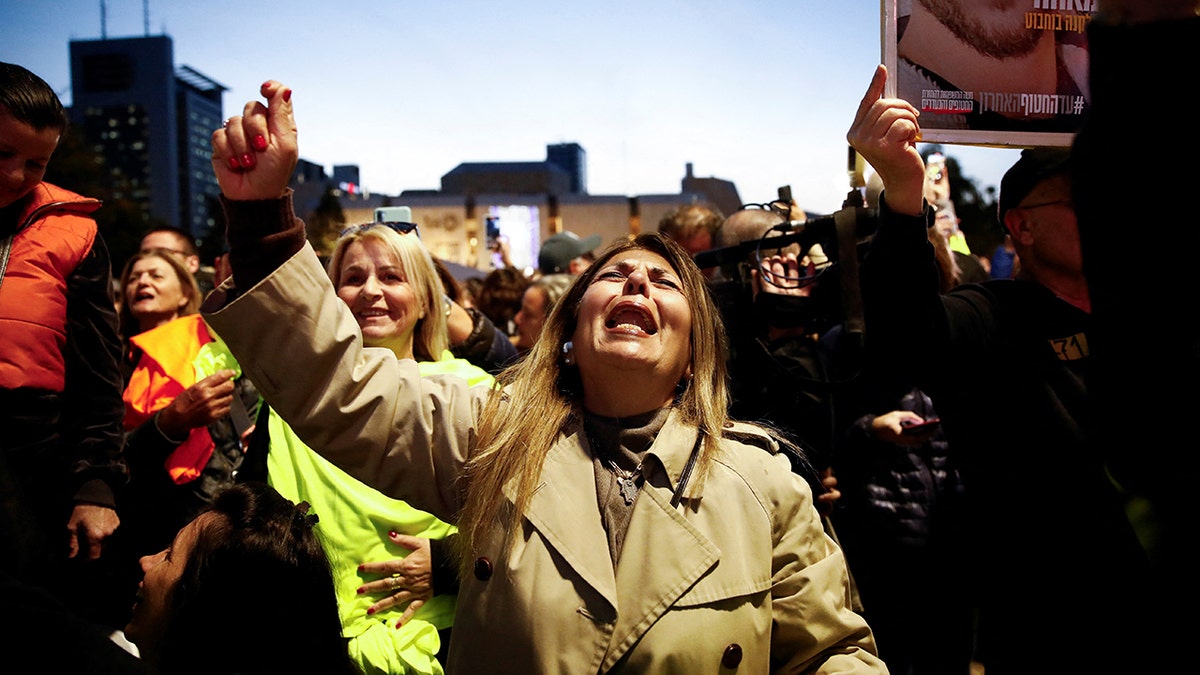 Crowd celebrates 3 Israeli hostages being released by Hamas