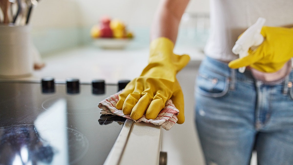 Ensure your kitchen stays clean with the help of these cleaning products.?