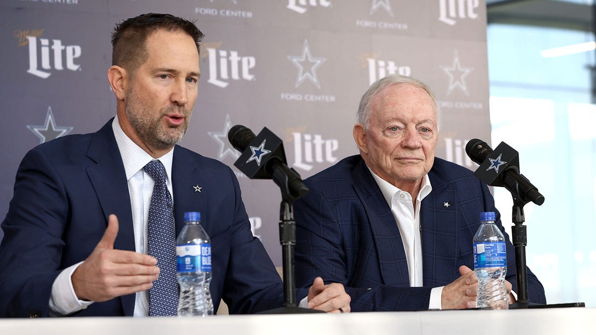 Jerry Jones and Brian Schottenheimer