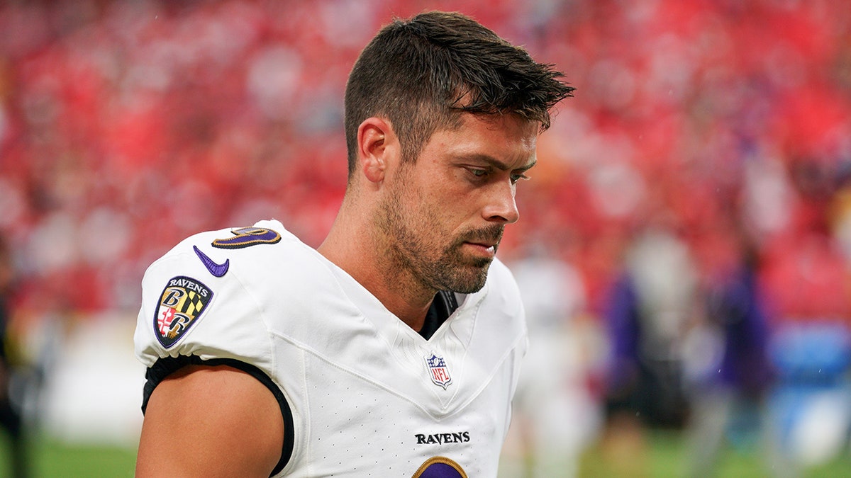 Justin Tucker melihat