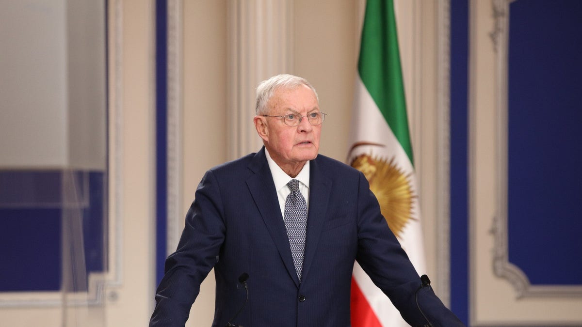 Ret. Lt. Gen. Keith Kellogg addressing an Iranian opposition group in Paris. 