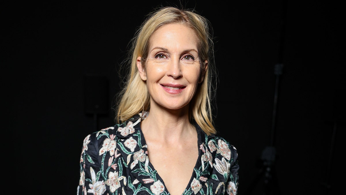 Approach Kelly Rutherford