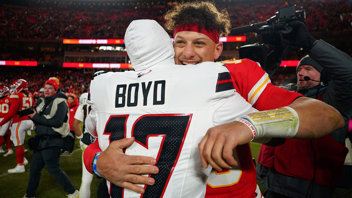 Kris Boyd and Patrick Mahomes