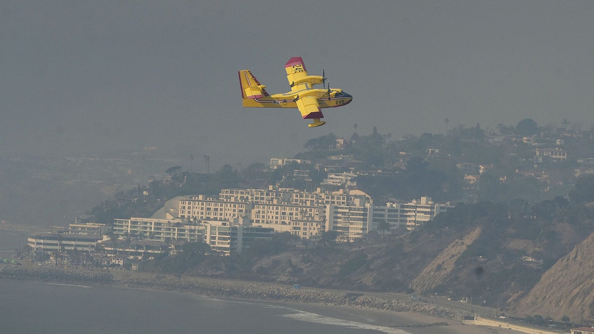 Airplanes take water from the ocean