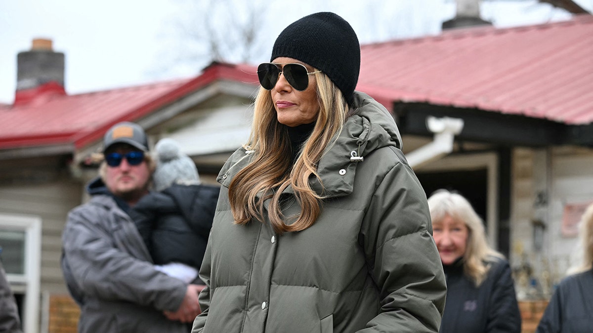 Melania Trump in NC with flood victims