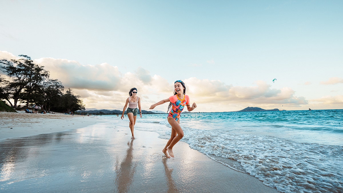 mother and girl  successful  Hawaii