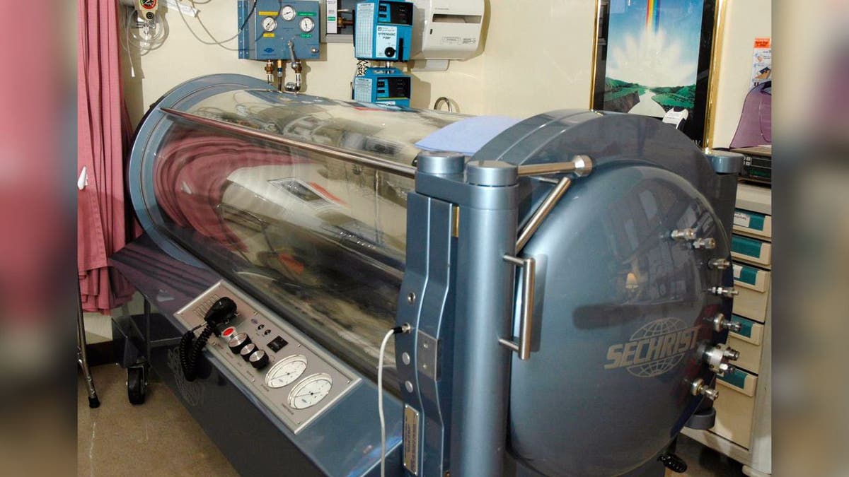 A hyperbaric chamber at General Hospital in Pittsburgh, Pennsylvania, pictured in 2006.