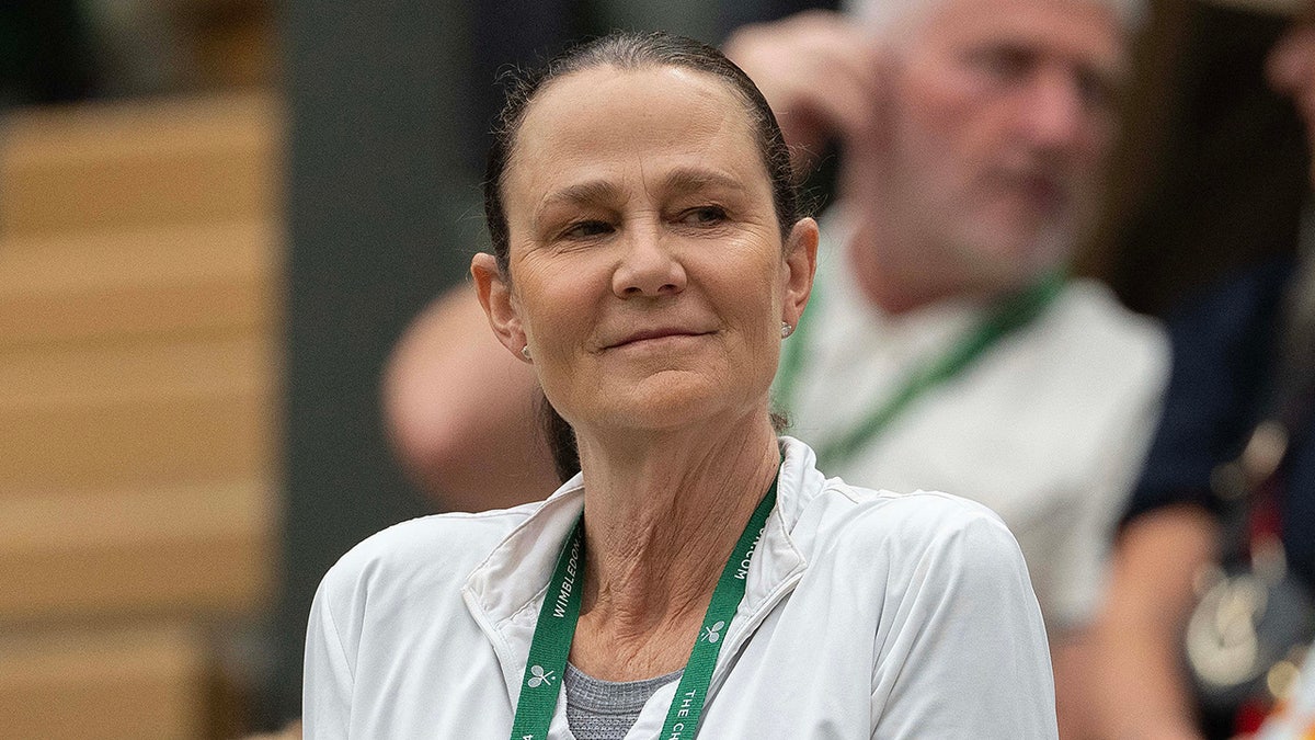 Pam Shriver astatine  Wimbledon