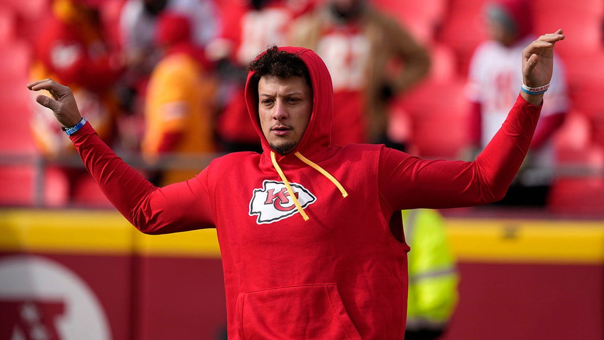 Patrick Mahomes is getting ready