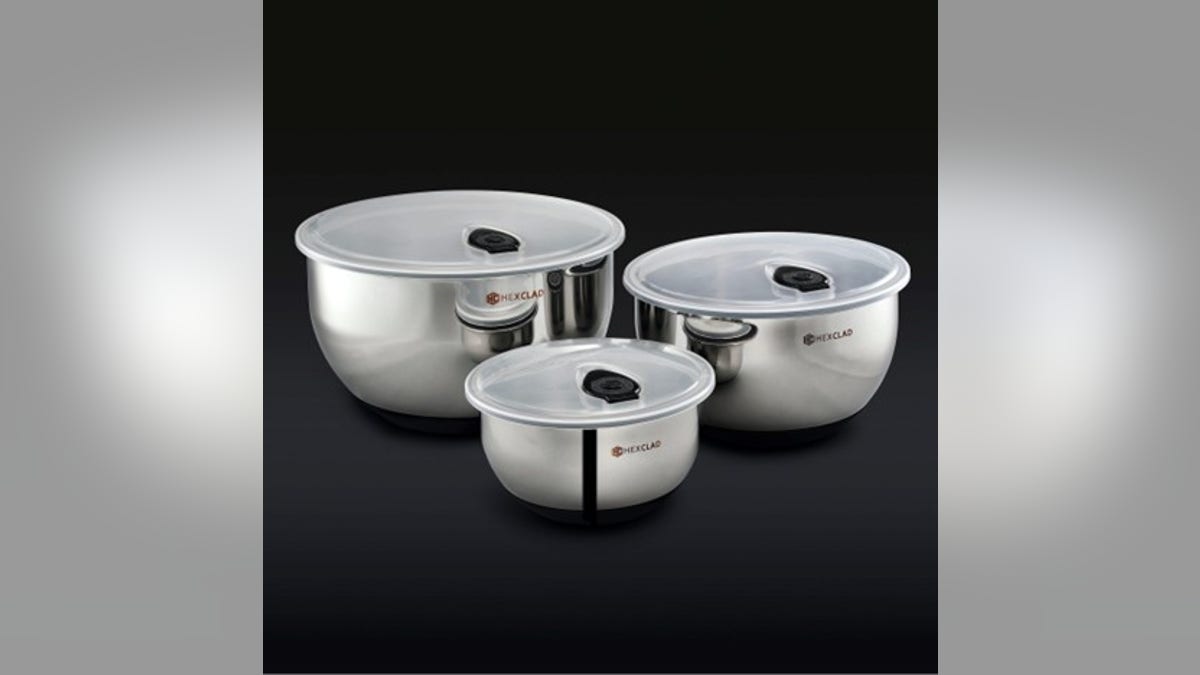 Stainless steel mixing bowls are easy to clean.?