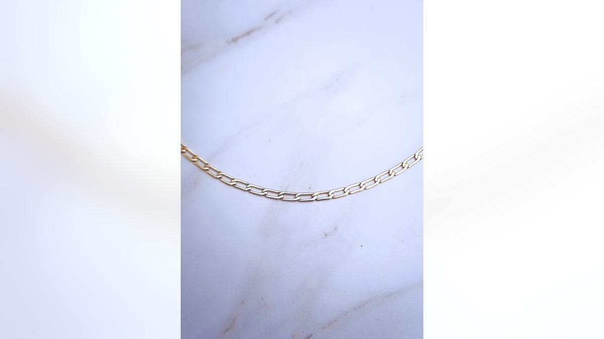 A gorgeous gold chain that goes well with everything. 