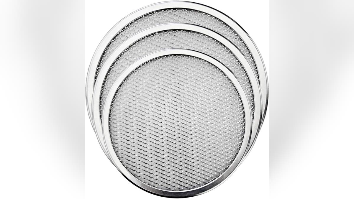 These screens help keep your pie at the bottom.