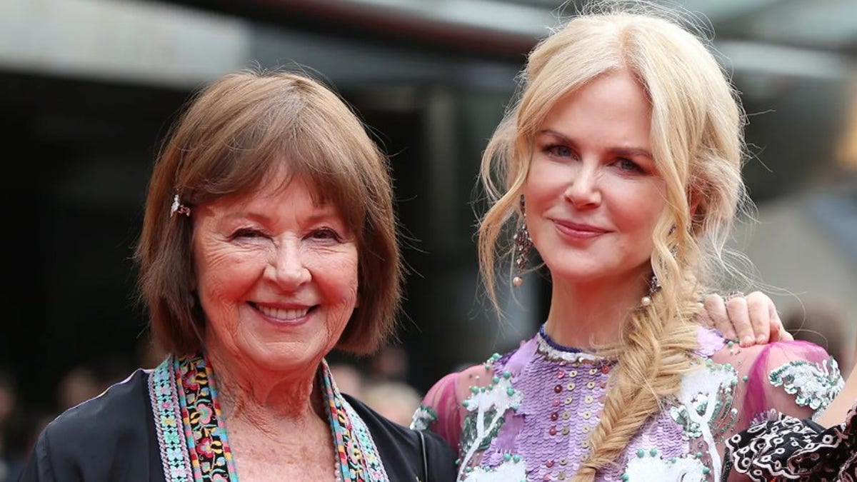 Nicole Kidman and her mother Janelle 