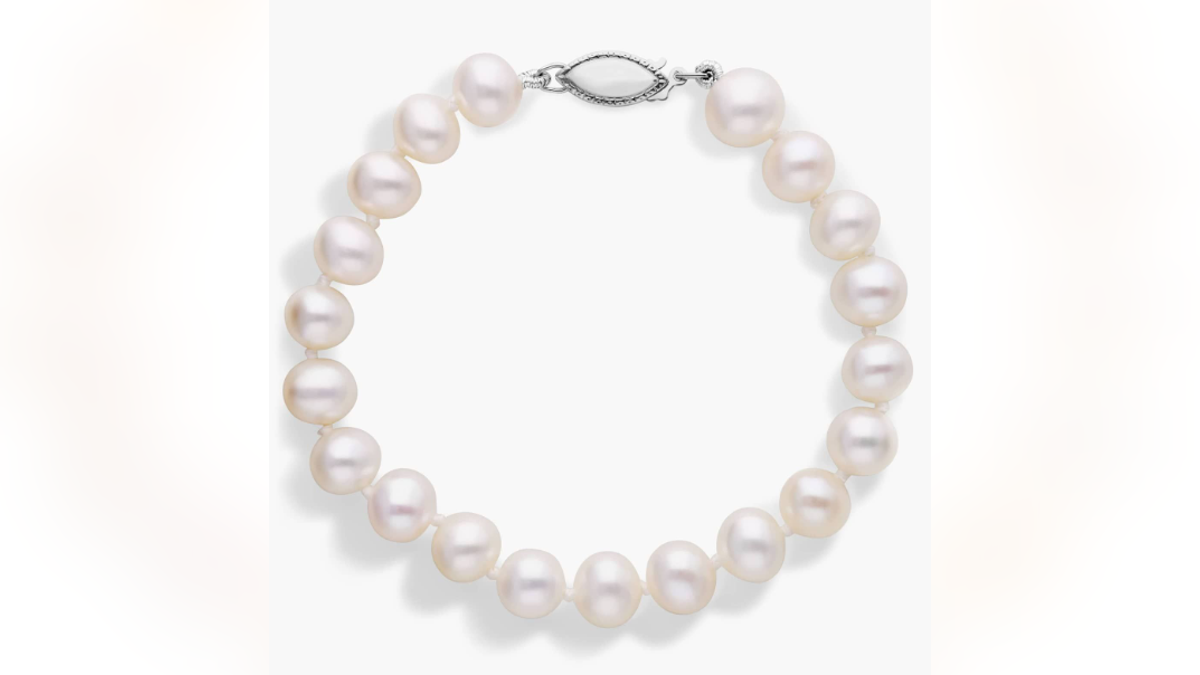 A string of pearls is always a popular gift. 