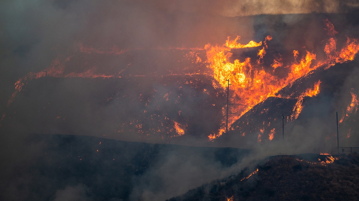 Rapidly Growing Hughes Fire North Of Los Angeles Forces Evacuations