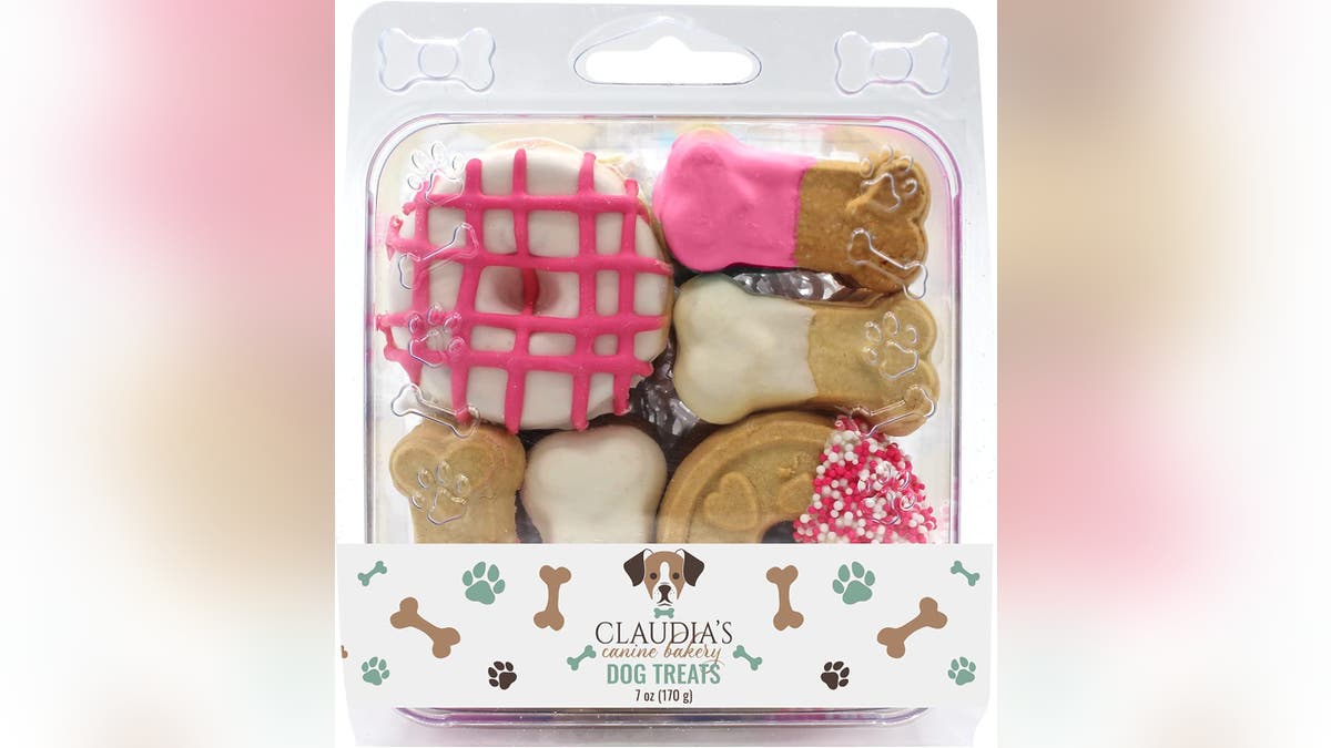 Nothing says good dog like gourmet cookies.