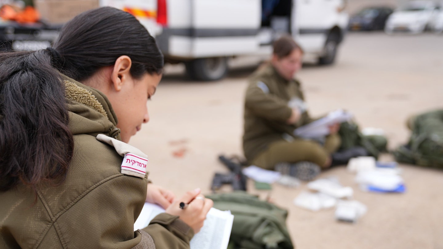 idf-preparations-at-the-various-sites-10 ومن المقرر أن تستقبل قوات الدفاع الإسرائيلية الرهائن يوم الأحد