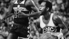 Missing woman found dead after getting in strange car: 'Somebody knows something'