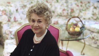 Award-winning British actress Joan Plowright, widow of Laurence Olivier, dead at 95 - Fox News