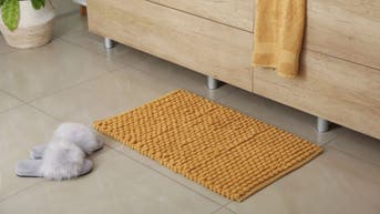 Cozy and trendy bathroom rugs and mats for winter - Fox News