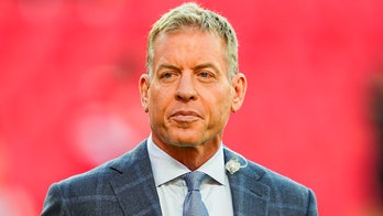Troy Aikman questions why anyone wants to coach in the NFL: 'Tough job right now'