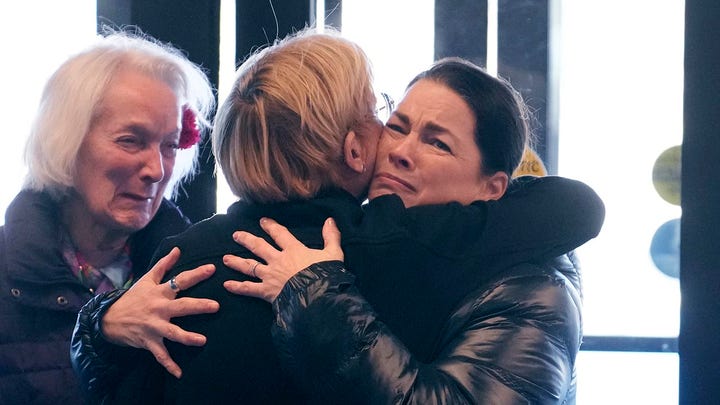 Tearful Nancy Kerrigan mourns members of skating community killed in DC plane crash