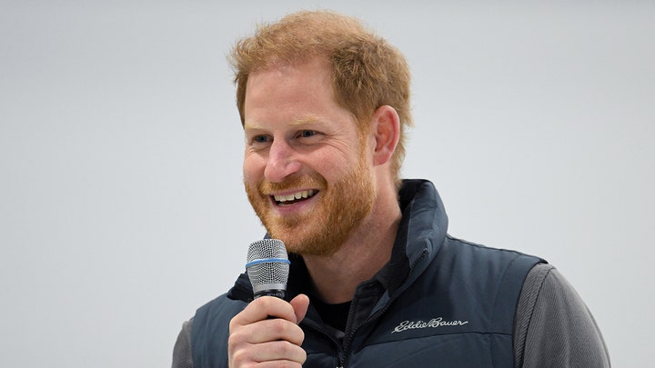 Prince Harry and Meghan Markle appear at Pasadena evacuation site