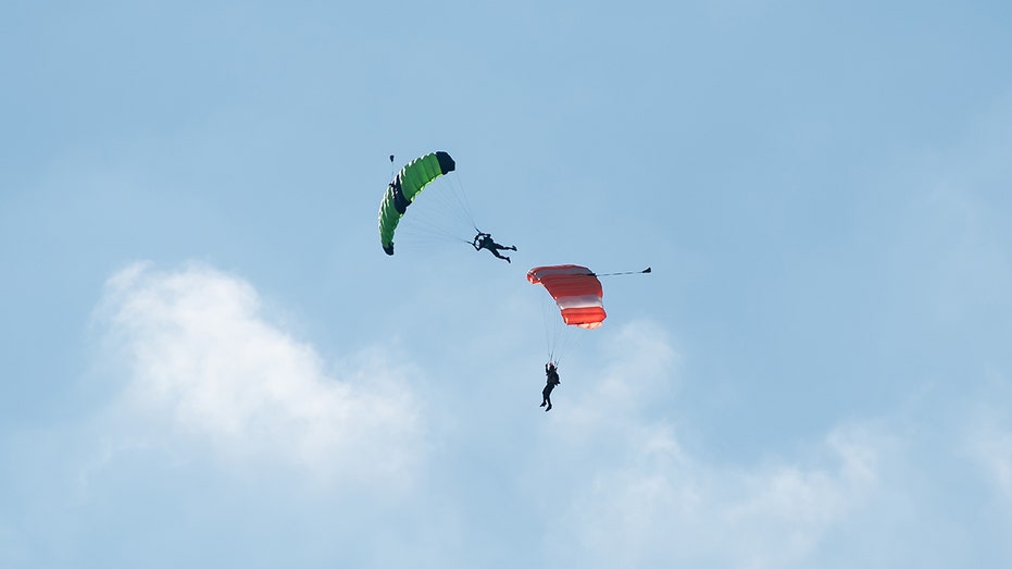 Fatal skydiving accident in Illinois claims life of 40-year-old after divers collide midair