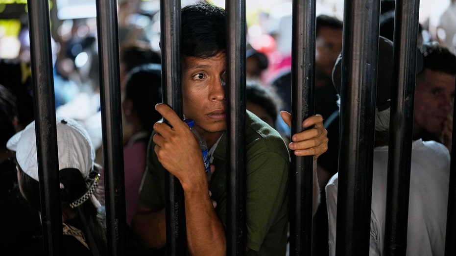 Al menos 80 personas mueren en el noreste de Colombia debido al fracaso de las conversaciones de paz, dice un funcionario Al menos 80 personas mueren en el noreste de Colombia debido al fracaso de las conversaciones de paz, dice un funcionario
