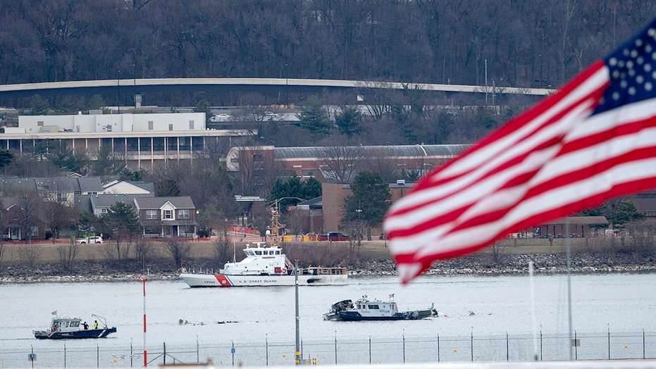 Officials recover key evidence in deadly DC plane crash and more top headlines