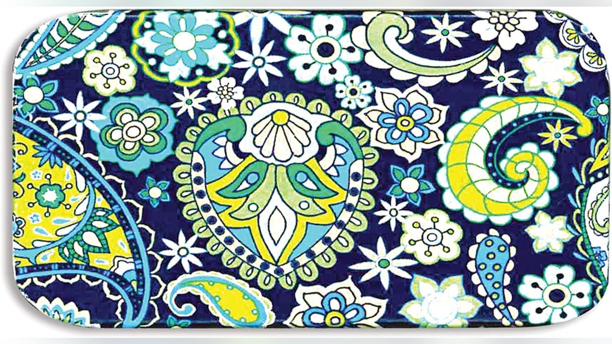 Help them keep their sewing needles organized with this beautiful and functional paisley magnetic needle case.