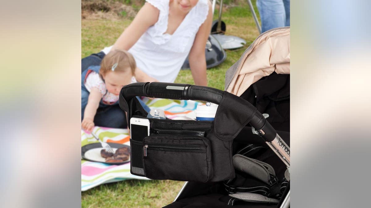 Stay organized with this stroller attachment. 