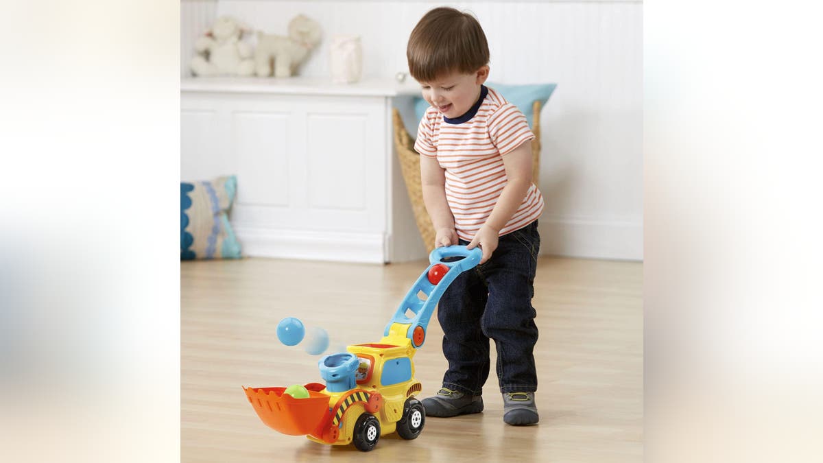 Help your baby learn to walk with this fun toy. 