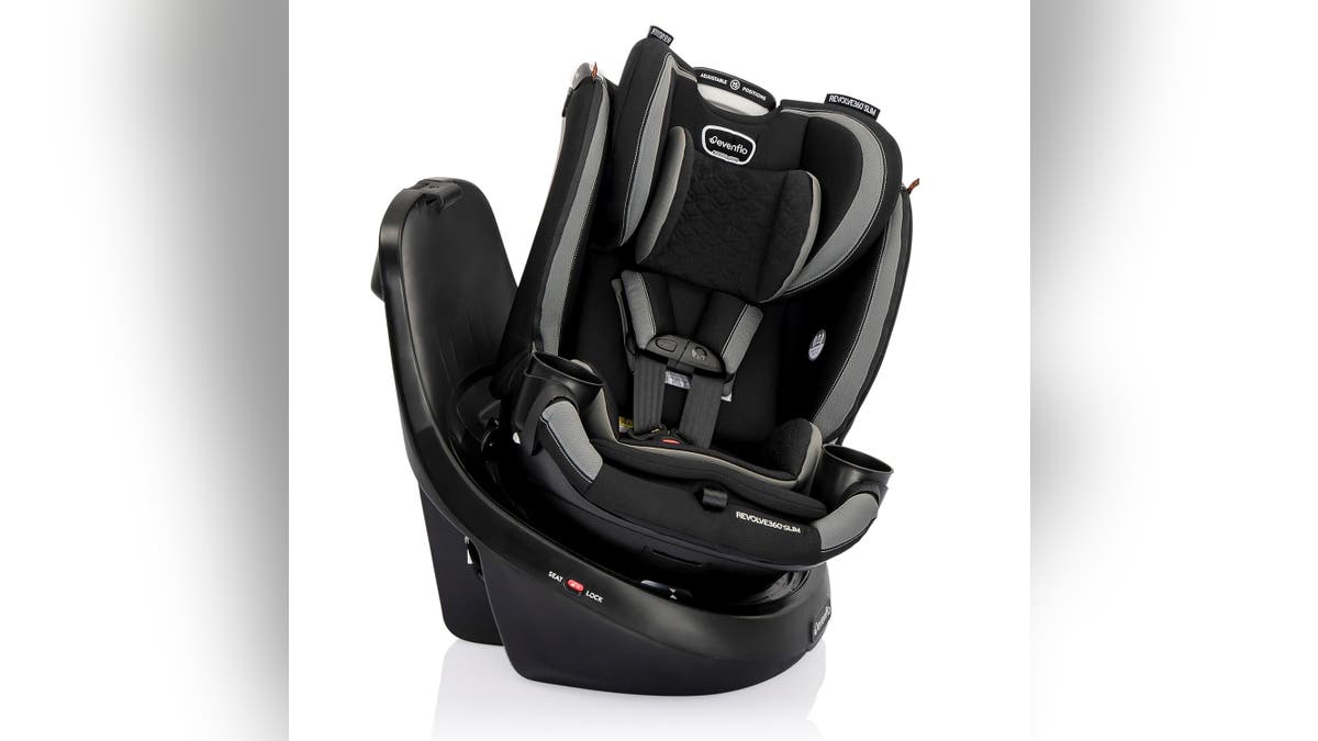 Swivel this car seat 360 degrees as needed. 