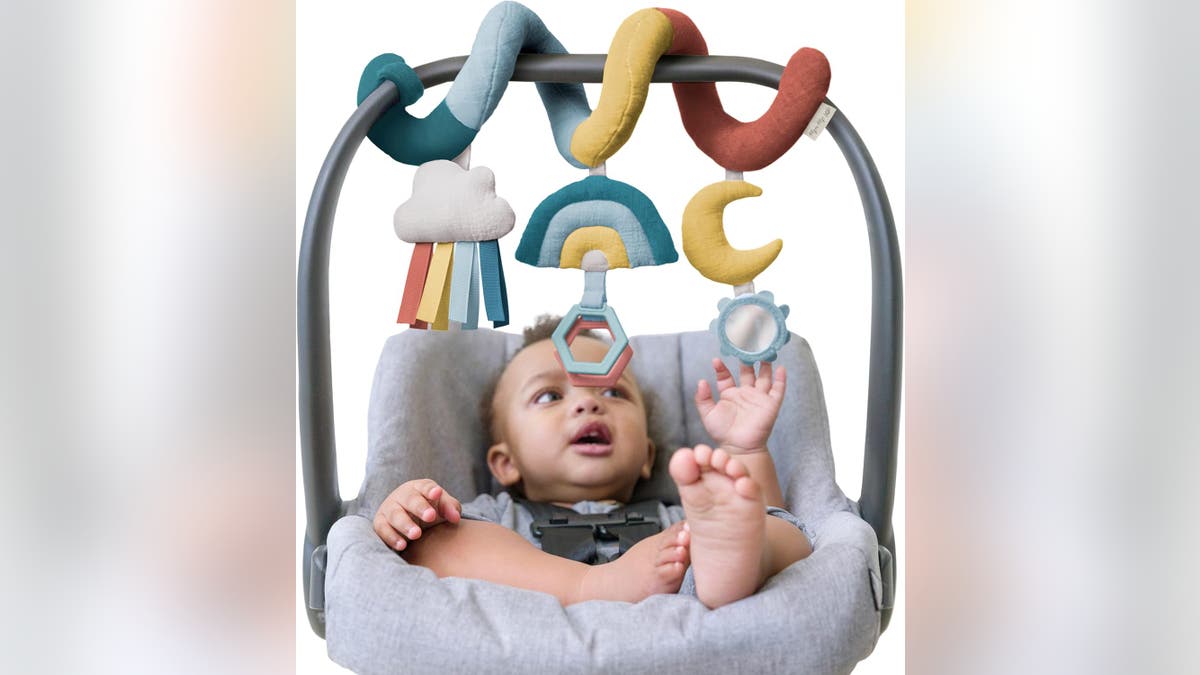 Keep your baby entertained with this stroller and car seat attachment. 