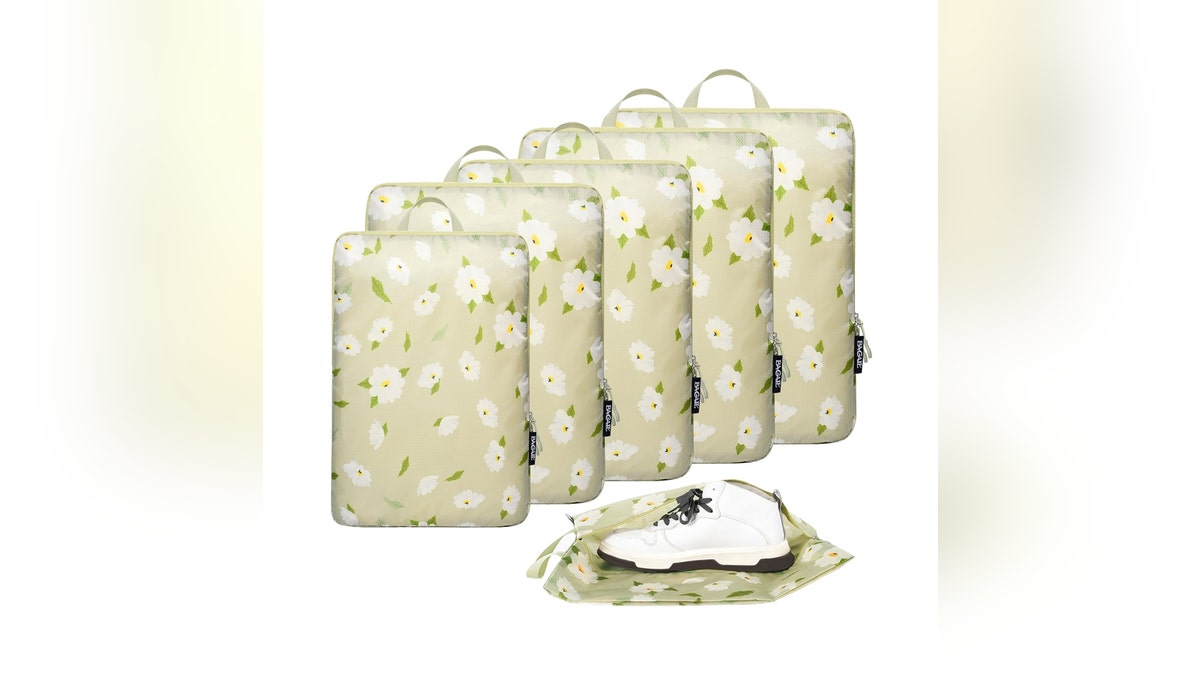 Get more space in your suitcase with packing cubes. 