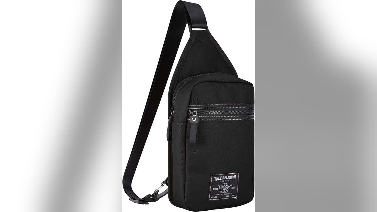 An ideal sling bag for when you're out and about sightseeing. 