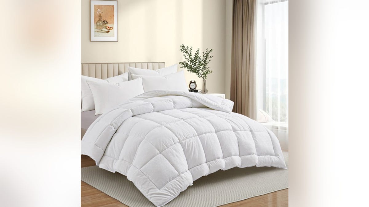 Sleep better with a comfortable down alternative comforter.?