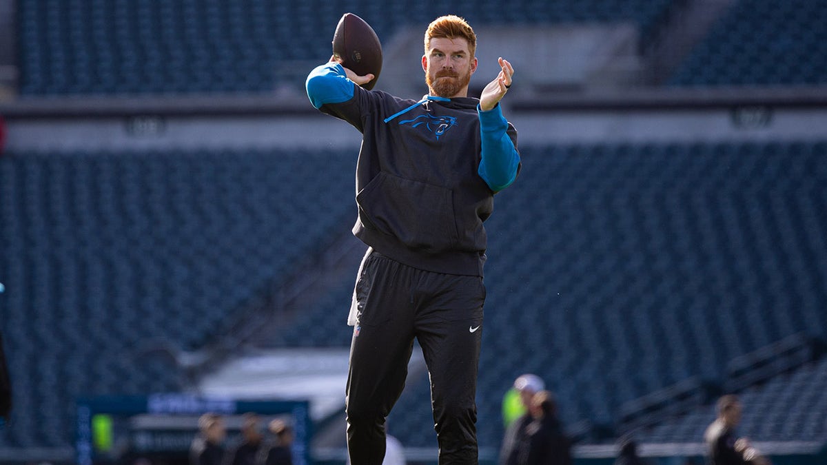 Andy Dalton warms up