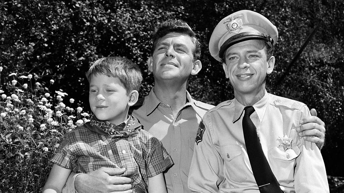 Ron Howard on the Andy Griffith Show with Andy Griffith and Don Knotts